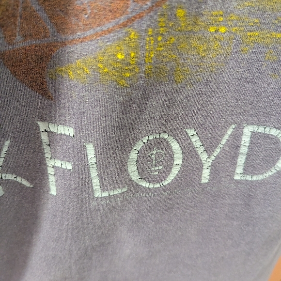 Urban Outfitters Large Oversized Pink Floyd Graphic T-Shirt Purple Distressed - Picture 9 of 13